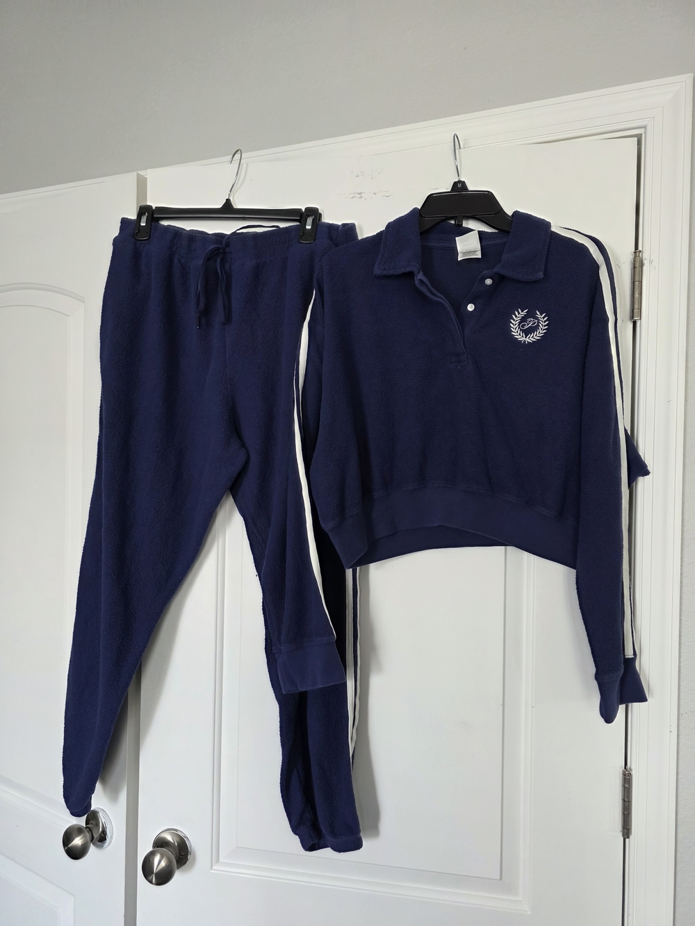 PINK Victoria's Secret Navy Pullover Sweatshirt